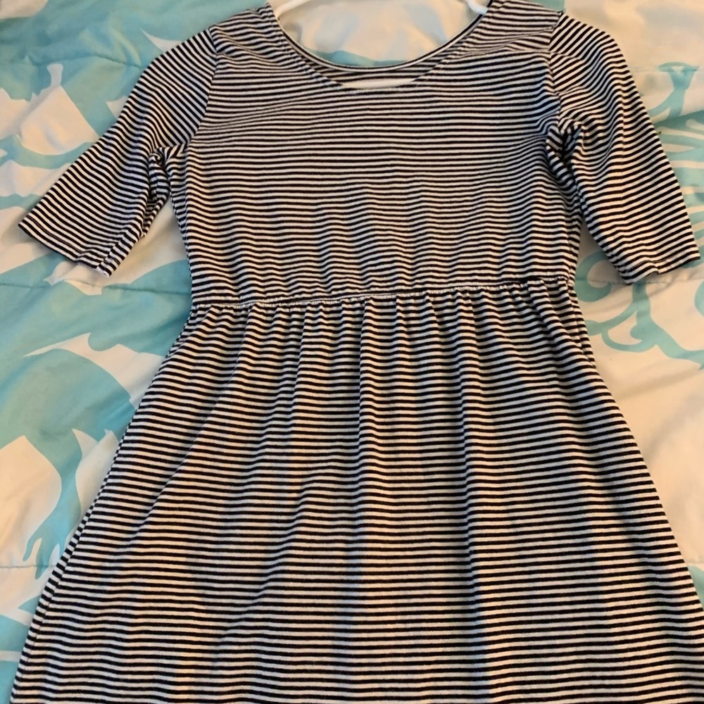 BLACK AND WHITE STRIPED DRESS